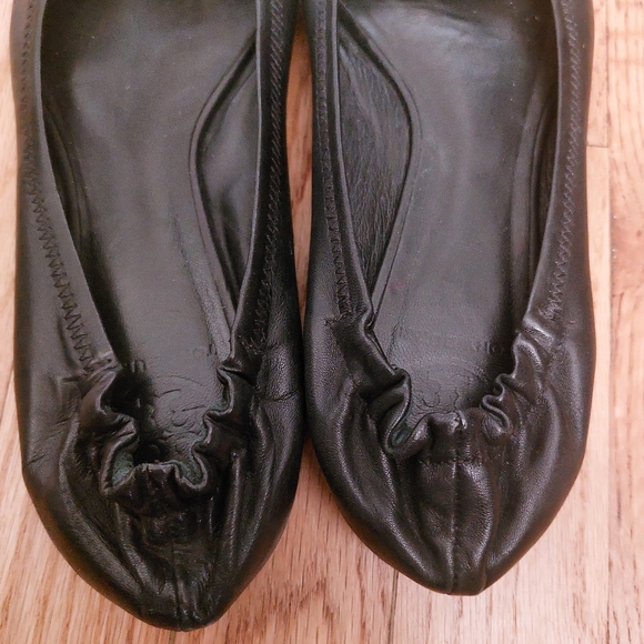 Tory Burch Black Leather Reva Flats Very EUC Size 8M - Picture 5 of 11